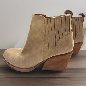 Tan Ankle Booties Leather Suede slip on Western Boots Boho Chunky Heel 7 1/2 M